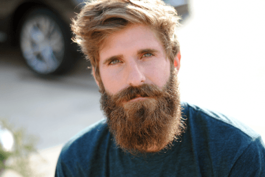 Homem de barba