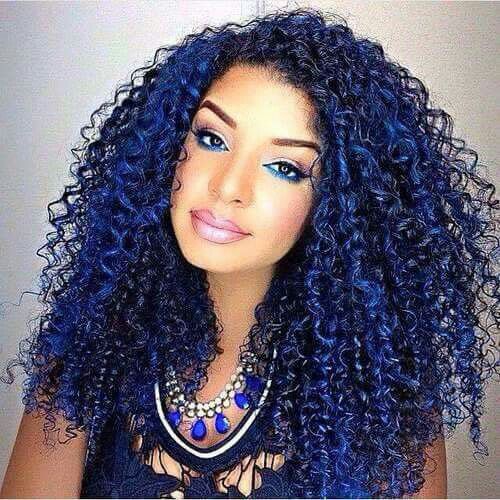 negras e morenas cabelo azul