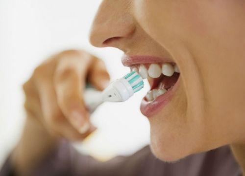 clareamento dental caseiro com bicarbonato cuidados